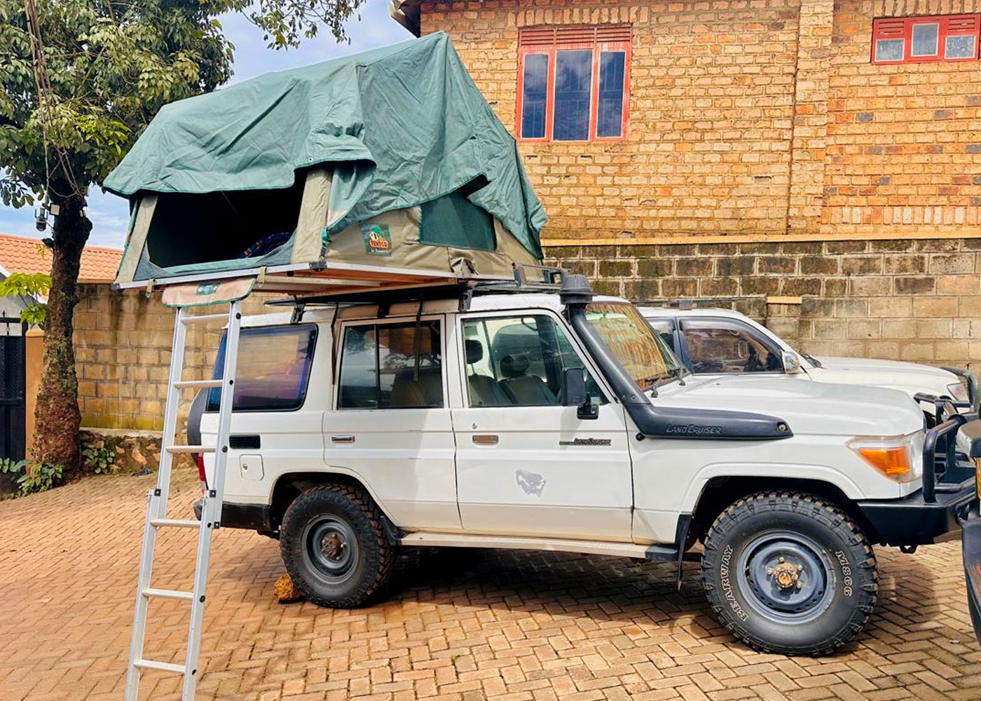 4x4 Rwanda Car Rentals - Self drive Rwanda & Best 4x4 car hire