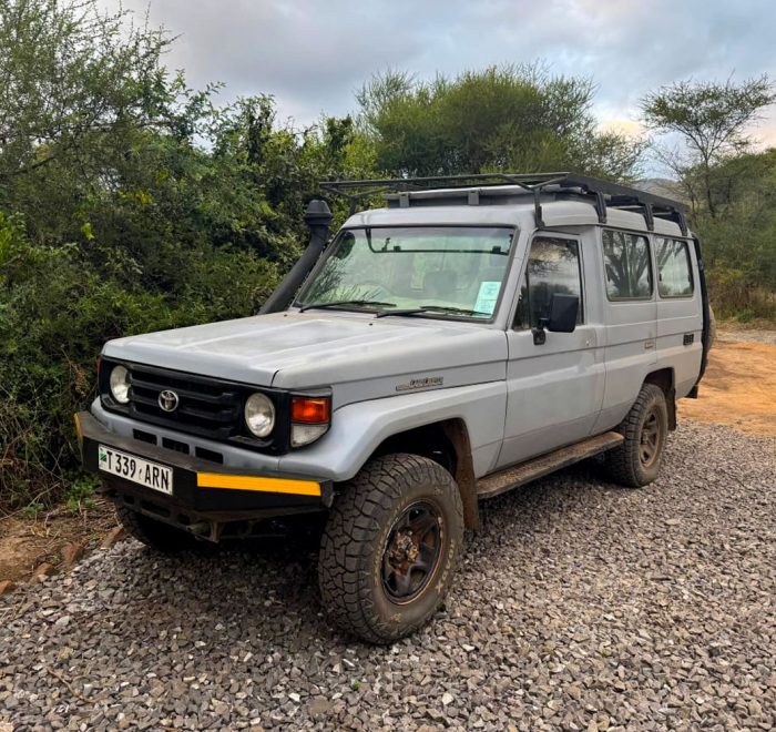 Land-Cruiser-78-Series-Car-Rental-Tanzania