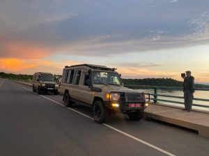 4×4 Land Cruiser Extended Safari Vehicle with Driver