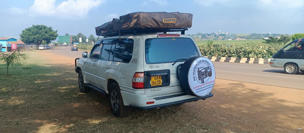 Toyota Land Cruiser VX/V8 with Rooftop Tent